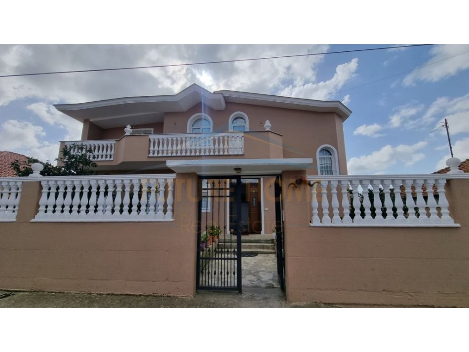 Durres, shitet Vile 2 Katshe Kati 0, 309 m² 190.000 € (Manez, Gjiri i Lalezit)