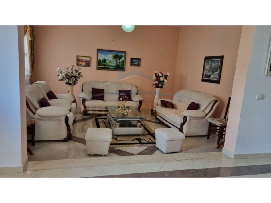 Durres, shitet Vile 2 Katshe Kati 0, 309 m² 190.000 € (Manez, Gjiri i Lalezit)