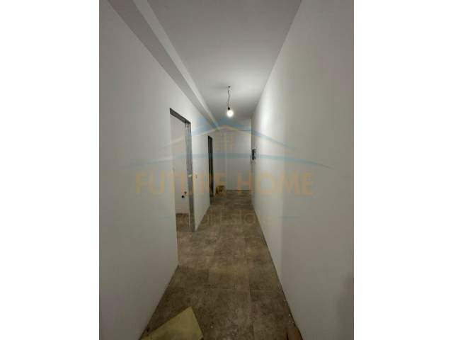 Tirane, shitet apartament Kati 2, 189 m² 250.000 Euro (Kopshti Botanik)