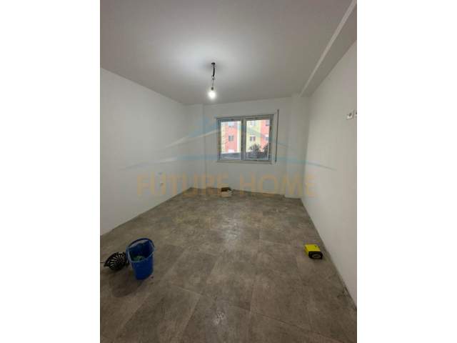 Tirane, shitet apartament Kati 2, 189 m² 250.000 Euro (Kopshti Botanik)