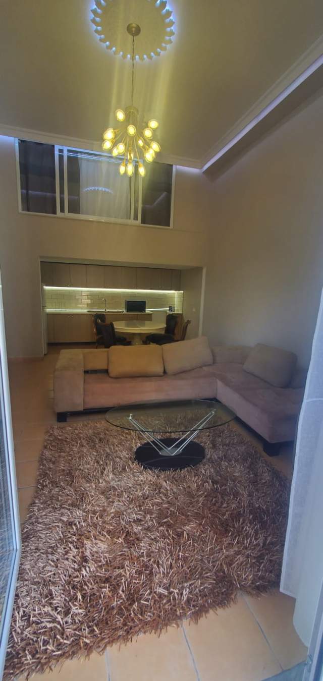 Tirane, jepet me qera apartament duplex 2+1 Kati 2, 145 m² 600 Euro (Misto Mame)