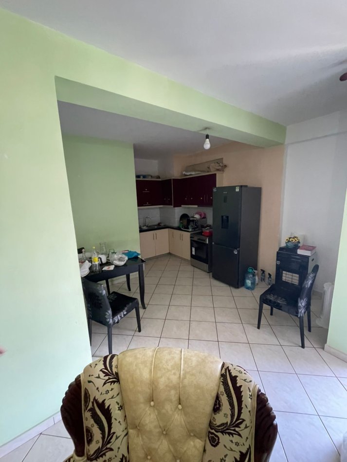 Tirane, shitet apartament 3+1 Kati 5, 117 m² 130.000 € (Prane Vila L)