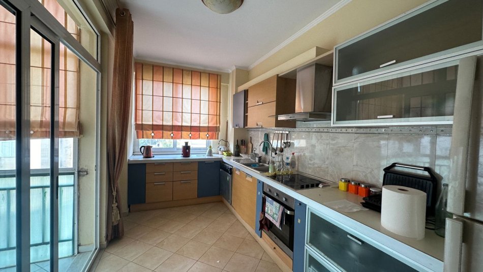 Tirane, shitet apartament 3+1 Kati 2, 136 m² 200.000 € (Porcelan)