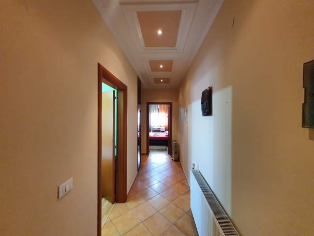 Tirane, jepet me qera apartament 91 m² 500 Euro