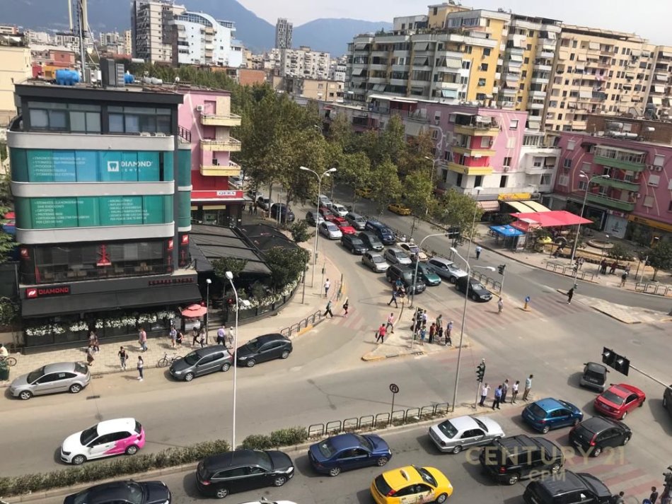 Tirane, jepet me qera apartament 2+1 Kati 5, 80 m² 600 € (21dhjetori)