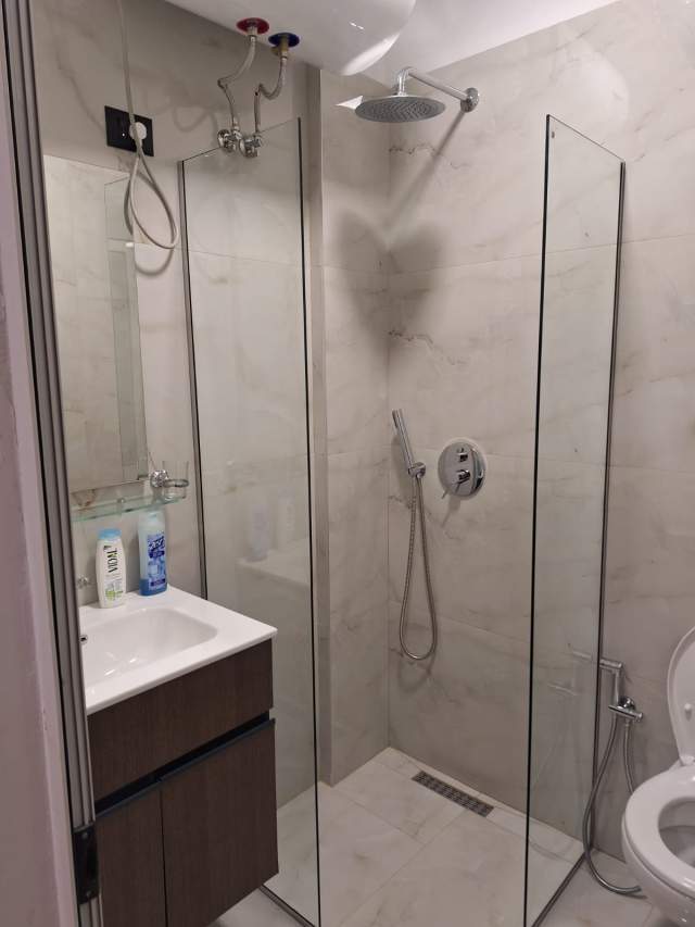 Tirane, jepet me qera 1+1+BLK Kati 2, 40 m² 400 Euro (Rruga e Durresit)