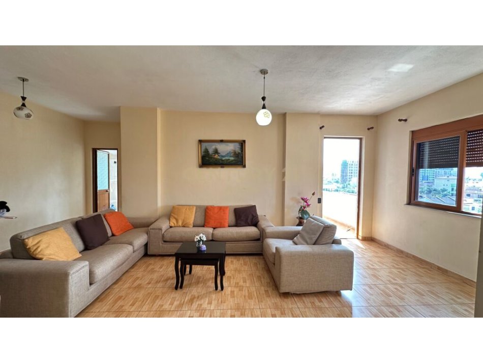 Tirane, jepet me qera apartament 1+1+Ballkon Kati 5, 73 m² 350 € (ne fund te rruges Jordan Misja, prane Bulevardit te Ri)