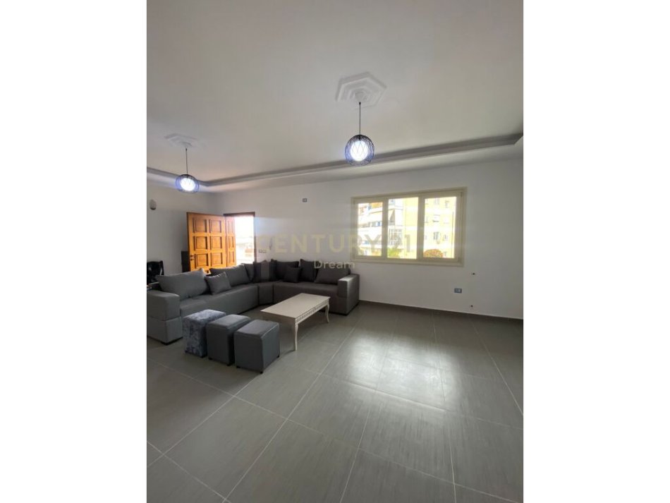 Tirane, jepet me qera apartament 3+1+Ballkon Kati 3, 110 m² 450 € (Rruga e Kokonozeve, 700 - 800 metra larg UET)