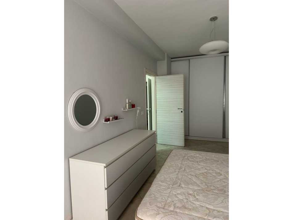 Tirane, jepet me qera apartament 1+1 Kati 2, 70 m² 350 € (Fresk)