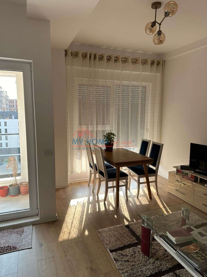 Tirane, jepet me qera apartament 2+1 Kati 7, 95 m² 700 € 