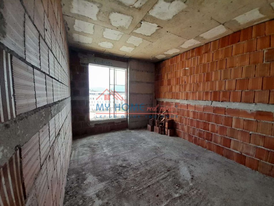 Tirane, shitet apartament 2+1 Kati 7, 118.920 € 