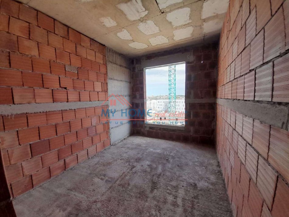 Tirane, shitet apartament 2+1 Kati 7, 118.920 € 