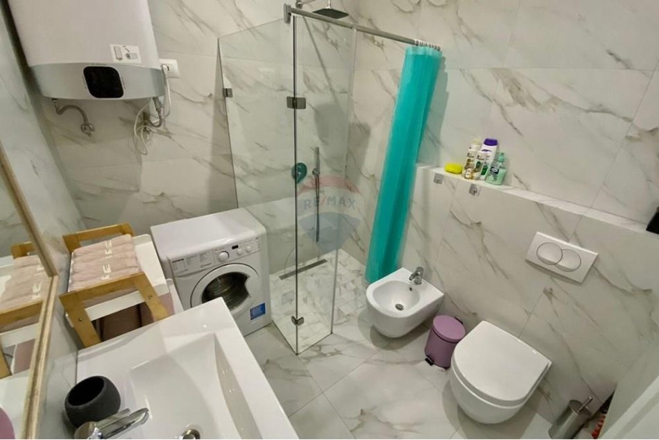 Tirane, jepet me qera apartament 1+1 Kati 5, 67 m² 700 € (21 Dhjetori)