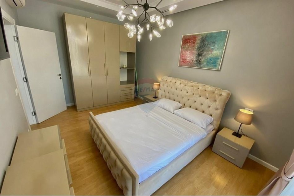 Tirane, jepet me qera apartament 1+1 Kati 5, 67 m² 700 € (21 Dhjetori)