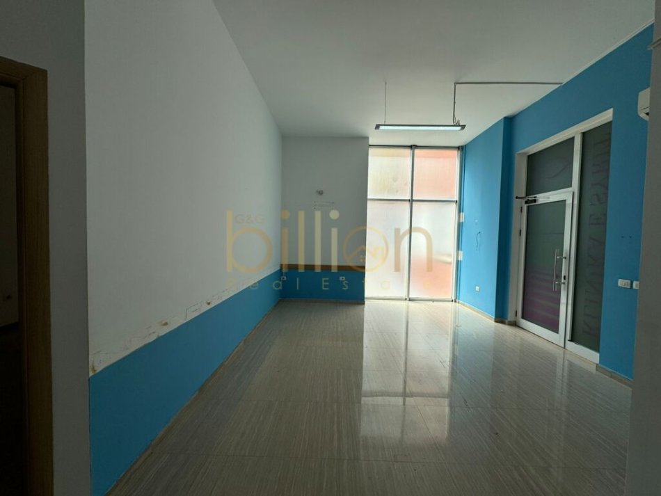 Tirane, shitet ambjent biznesi Kati 1, 136 m² 340.000 € (MATERNITETI I RI)
