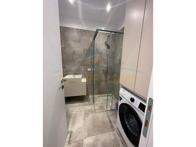Tirane, shes apartament 2+1+BLK Kati 3, 117 m² 206.000 Euro (Unaza e Re)
