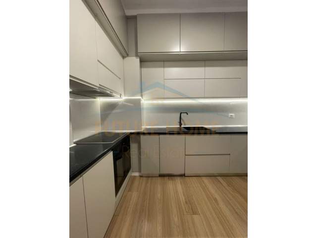 Tirane, shitet apartament 2+1+2+BLK Kati 2, 90 m² 180.000 Euro