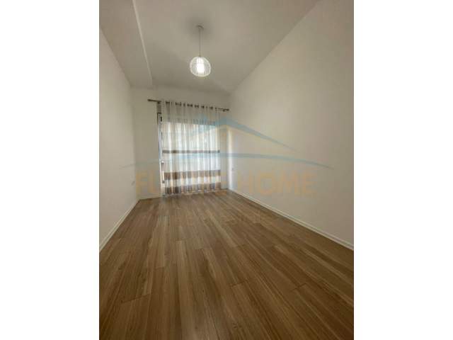 Tirane, shitet apartament 2+1+2+BLK Kati 2, 90 m² 180.000 Euro