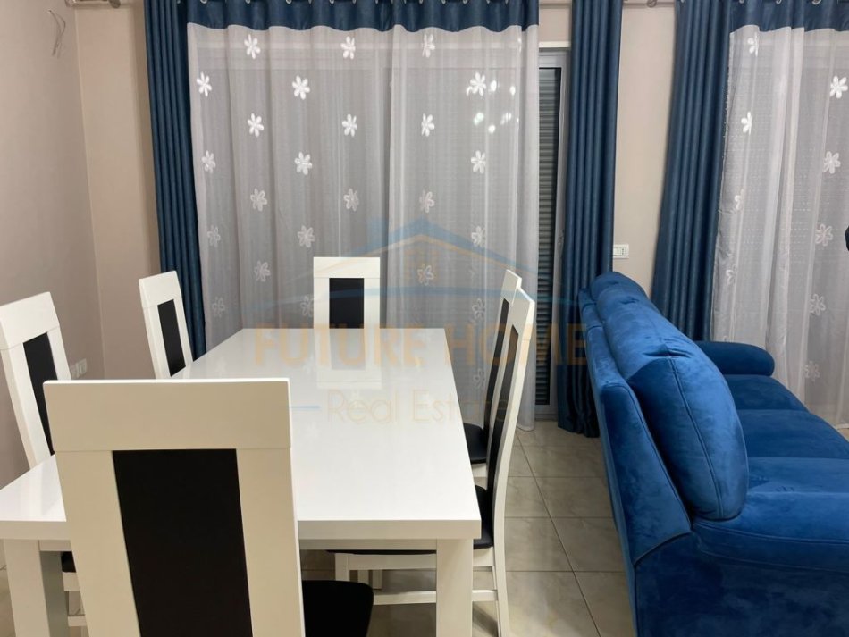 Shitet, Apartament 2+1+2, Prane Shkolles "Gjergj Kastrioti", Durres