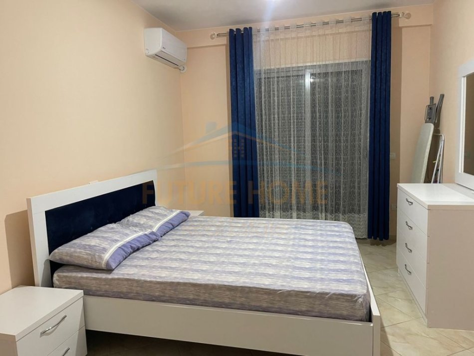 Shitet, Apartament 2+1+2, Prane Shkolles "Gjergj Kastrioti", Durres