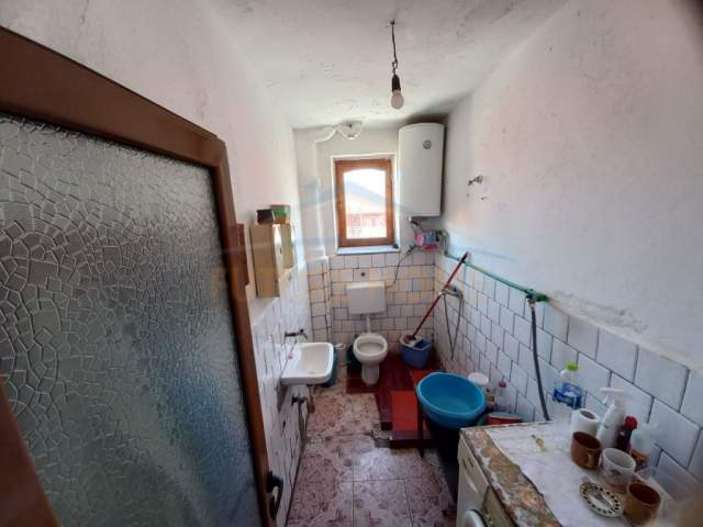 Korce, shitet apartament 1+1 Kati 4, 60 m² 23.000 Euro (Lagjia 4, Korçë)