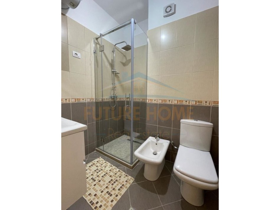 Tirane, jepet me qera apartament 2+1+Ballkon Kati 2, 108 m² 850 € (Rruga e Elbasanit)