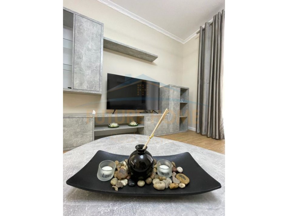 Tirane, jepet me qera apartament 2+1+Ballkon Kati 2, 108 m² 850 € (Rruga e Elbasanit)
