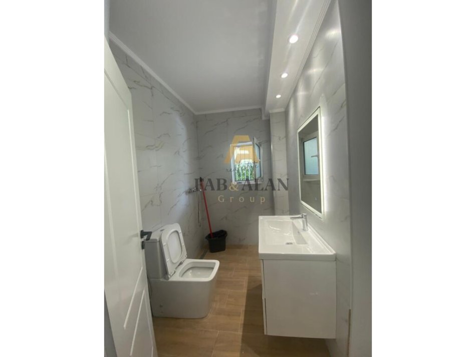 Tirane, shitet apartament 1+1 Kati 1, 56 m² 80.000 € (Ali Dem)