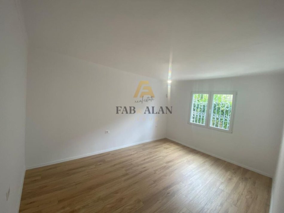 Tirane, shitet apartament 1+1 Kati 1, 56 m² 80.000 € (Ali Dem)