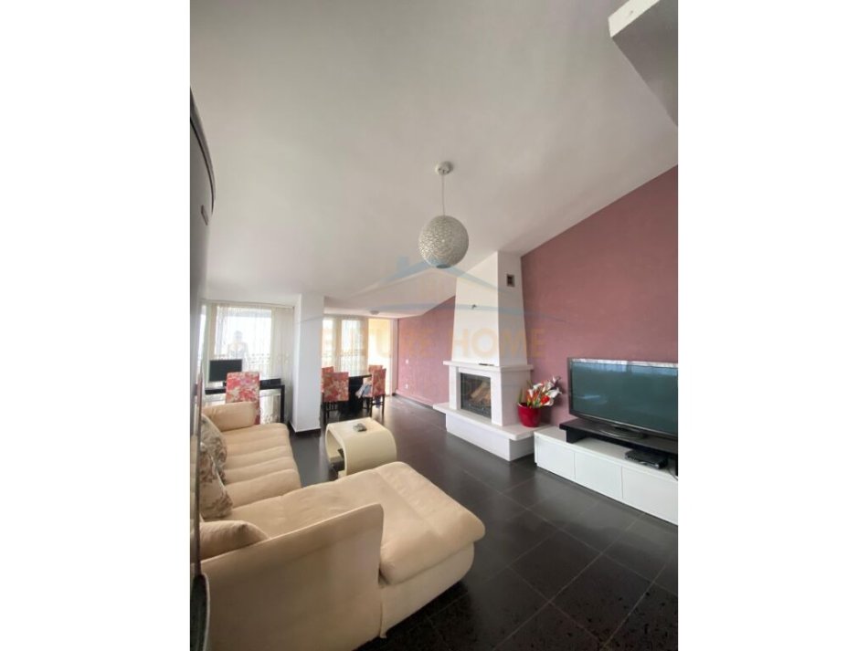 Mali Robit, shitet apartament 2+1 Kati 3, 95 m² 125,000 € (Mali i Robit)