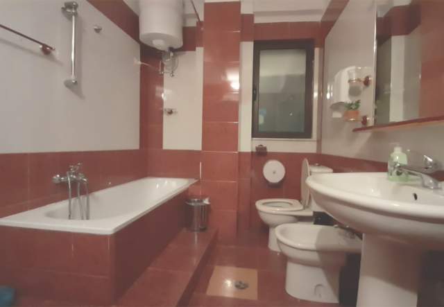 Tirane, shitet apartament 120 m² 132.000 Euro