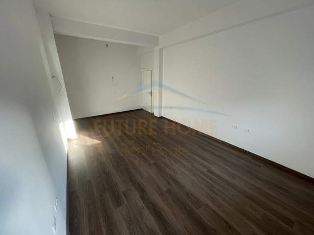 Korce, shitet apartament Kati 2, 114 m² 70.000 Euro (Lagjia 16, Korçë)