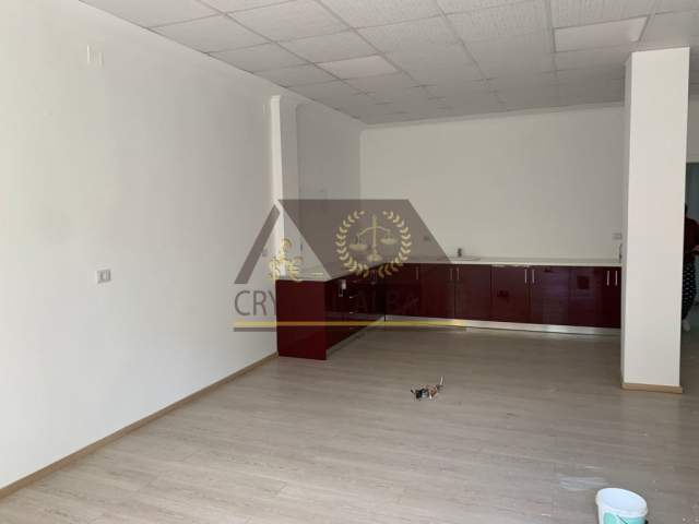 Tirane, jepet me qera apartament 2+1 Kati 2, 112 m² 600 Euro (Rruga Barrikadave)