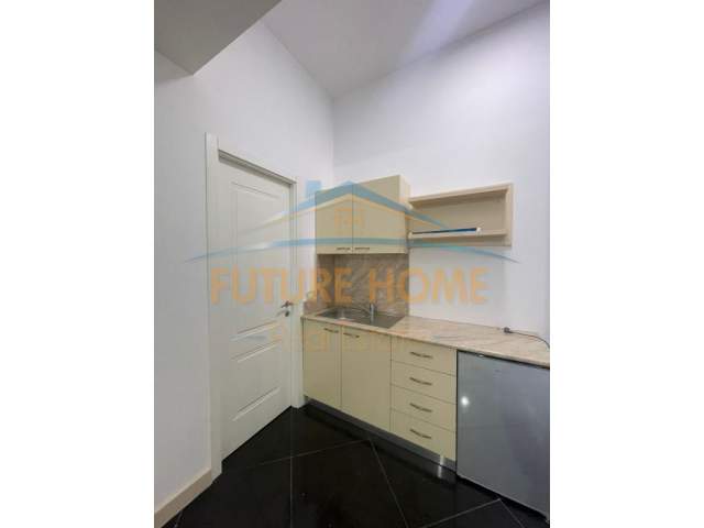 Tirane, jepet me qera ambjent biznesi Kati 0, 150 m² 1.200 Euro (BLLOKU)