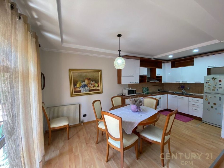 Tirane, jepet me qera 3+1+Ballkon Kati 3, 102 m² 600 € (ne rrugen Siri Kodra, prane Selvise)