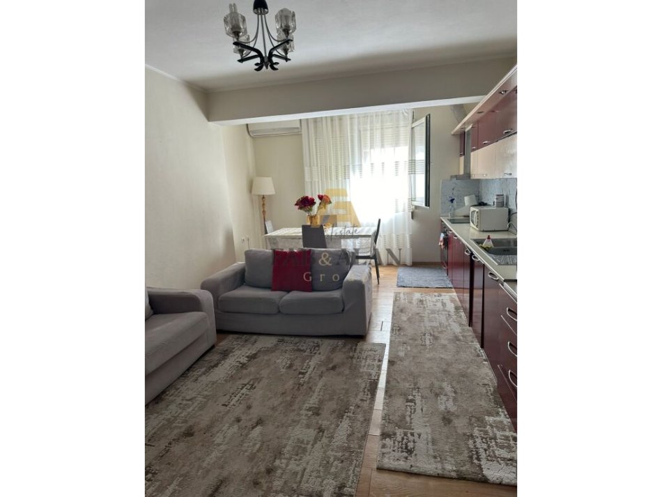 Vlore, shitet apartament 2+1 Kati 2, 120 m² 132.500 € (Albano dhe Romina)