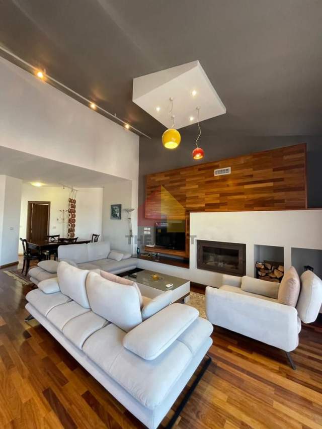 Tirane, jepet me qera apartament duplex Dublex Kati 2, 850 m² 850 Euro (Kodra e Diellit)