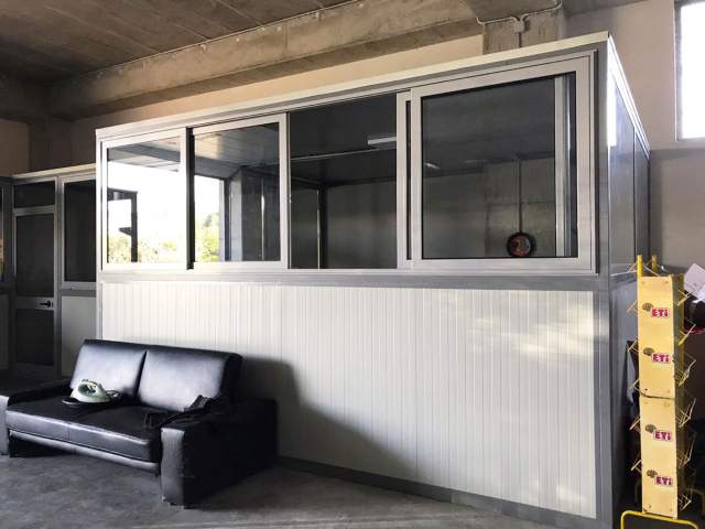 Tirane, jap me qera magazine Kati 2, 1.600 m² 5.280 Euro (Autostrada TR-DR, Kashar)