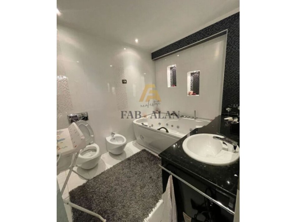 Tirane, shitet apartament 2+1+2 Kati 3, 125 m² 178.000 € (Don Bosko)