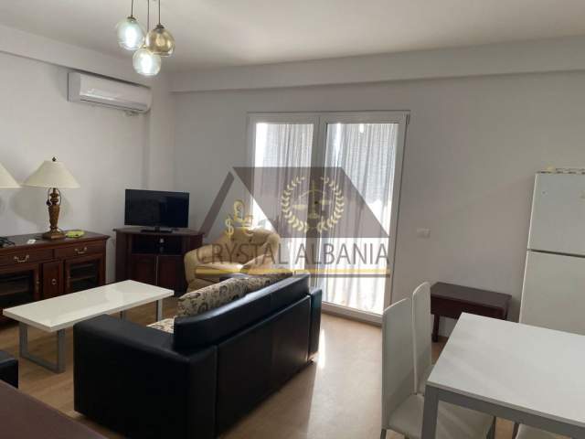 Tirane, jepet me qera 2+1+BLK 120 m² 400 Euro (Fresku)
