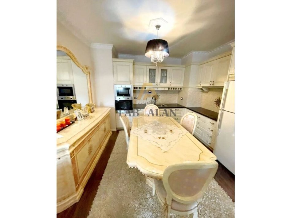 Tirane, shitet apartament 2+1+2 Kati 3, 125 m² 178.000 € (Don Bosko)