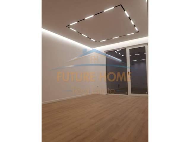 Tirane, jepet me qera apartament 2+1+BLK Kati 6, 108 m² 1.000 Euro (Rruga Margarita Tutulani)