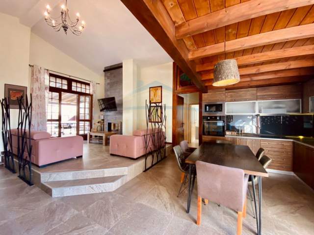 Tirane, shes apartament 2+1 Kati 4, 203 m² 250.000 Euro (Kopshti Botanik)