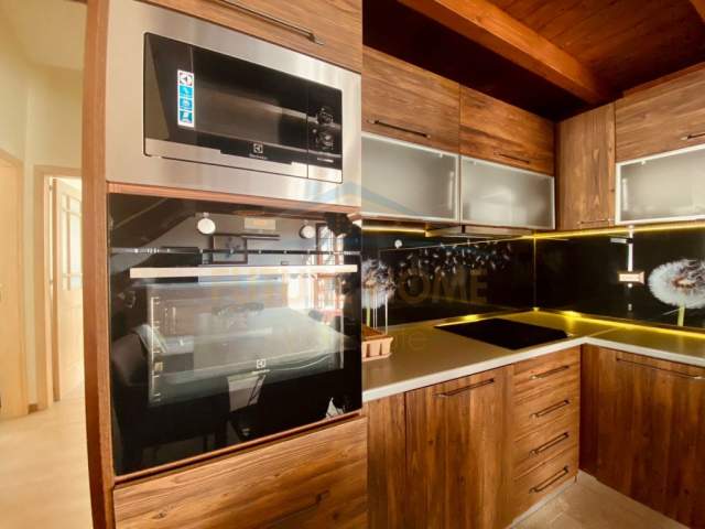 Tirane, shes apartament 2+1 Kati 4, 203 m² 250.000 Euro (Kopshti Botanik)