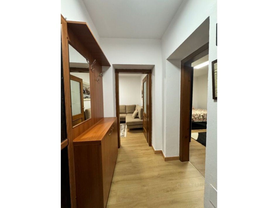 Tirane, jepet me qera 1+1 Kati 1, 450 € (tek Medreseja)