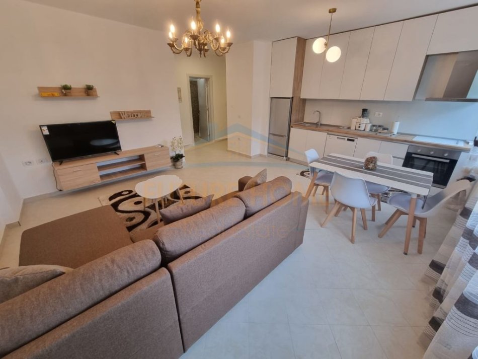 Durres, jepet me qera apartament 1+1+Aneks+Ballkon Kati 4, 74 m² 550 € (Prane Ruga Taulantia , mbrapa shkolles Greke Vollga.)