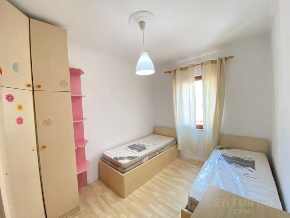 Tirane, jepet me qera 3+1+Ballkon Kati 3, 102 m² 600 € (ne rrugen Siri Kodra, prane Selvise)