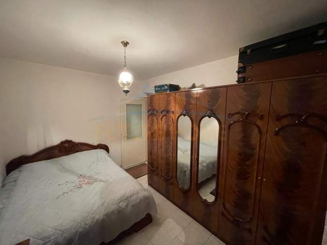 Korce, shitet apartament 2+1+BLK Kati 3, 102 m² 40.800 Euro (Lagjia 16, Korçë)