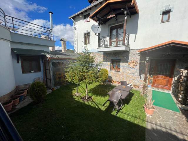 Korce, shitet hotel Kati 3, 270 m² 216.000 Euro (Voskopojë, Korçë.)