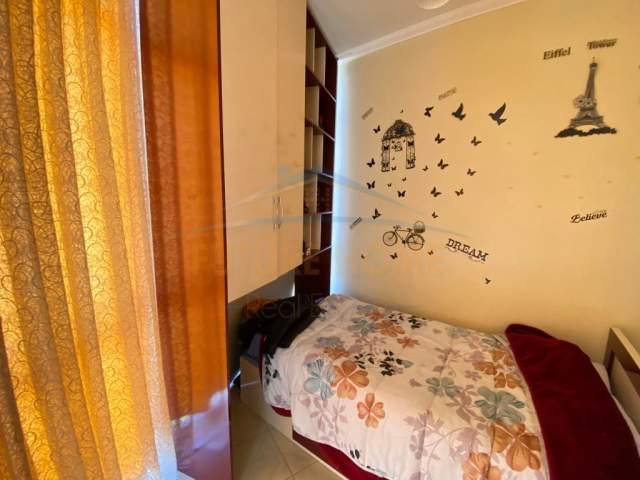 Tirane, shitet apartament 3+1+BLK Kati 4, 140 m² 115.000 Euro (Bulevardi Migjeni)
